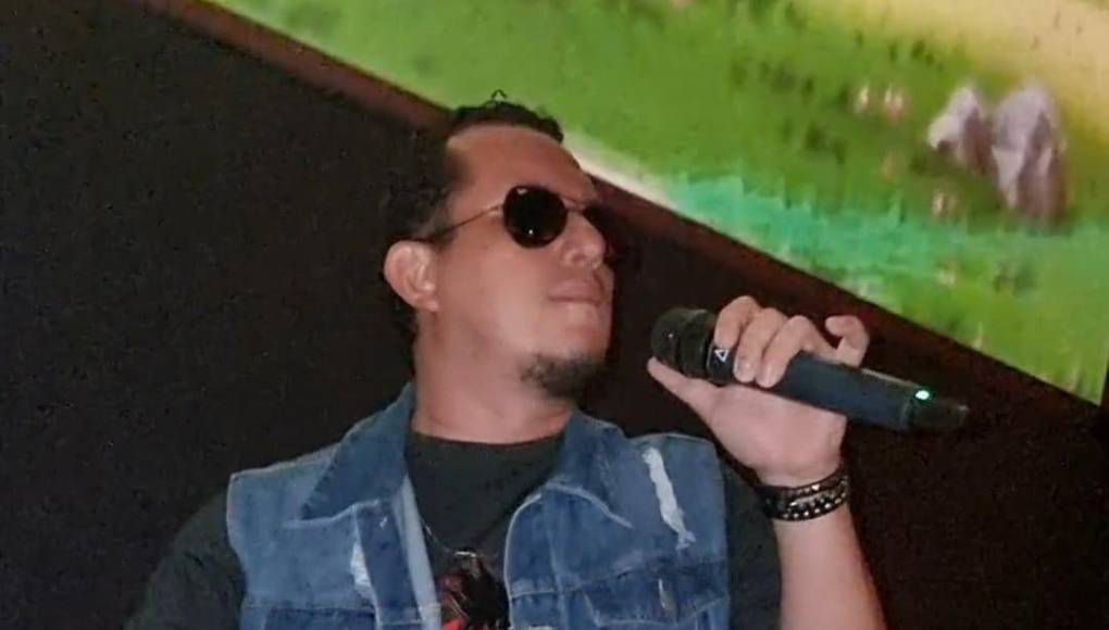 El artista Álvaro Cano fue el encargado de rememorar todas las canciones del anime Dragon Ball.