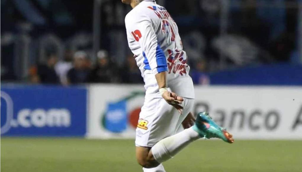 Así gritó Michaell Chirinos su primer gol del campeonato tras regresar del fútbol de Costa Rica.