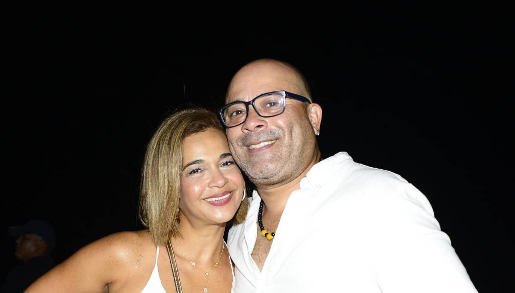  Paola Bouloy y Gustavo Vallecillo 