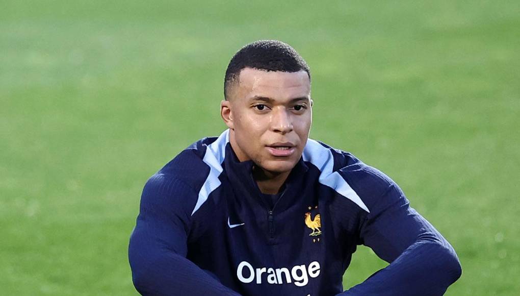 Sobre la presencia de Mbappé en los Juegos Olímpicos de París, Henry lamentó que delantero y capitán de Francia no podrá ir con ellos si finalmente ficha por el Real Madrid, ya que el club blanco no le daría permiso.