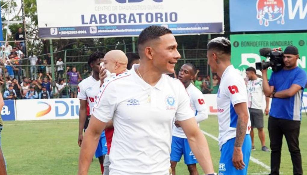 Carlos Sánchez - El lateral izquierdo es de los otros jugadores del Olimpia que se le ha vencido su vínculo con el Olimpia.