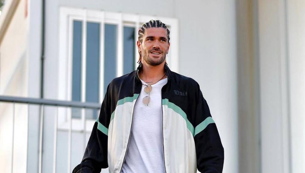 Marta se cruzó con el deportista de 29 años por casualidad en un restaurante de la capital española y reveló los mensajes que le envió después de haberlo conocido.