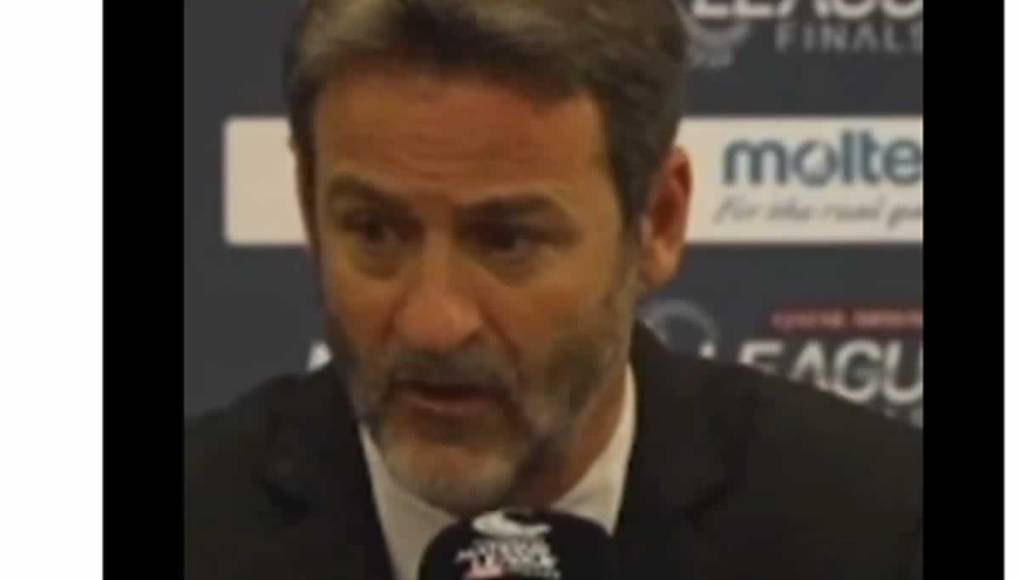 El mismo periodista panameño Leonardo Aguilar criticó las declaraciones de Thomas Christiansen, técnico de Panamá, por las excusas que dio tras la debacle en la Final Four de la Nations League.