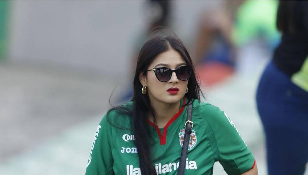 El estadio Yankel Rosenthal recibió la belleza de sus aficionadas en el partido contra el Olancho FC.