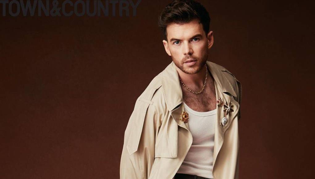 Newton dijo que espera “alejarse” del centro de atención en la cuarta temporada.Los actores que interpretan a los hermanos Bridgerton están hablando en un chat grupal y Newton dijo que quien asuma el cargo tendrá un plan para apoyarlos lo antes posible. Lo llama “pagar la deuda”.