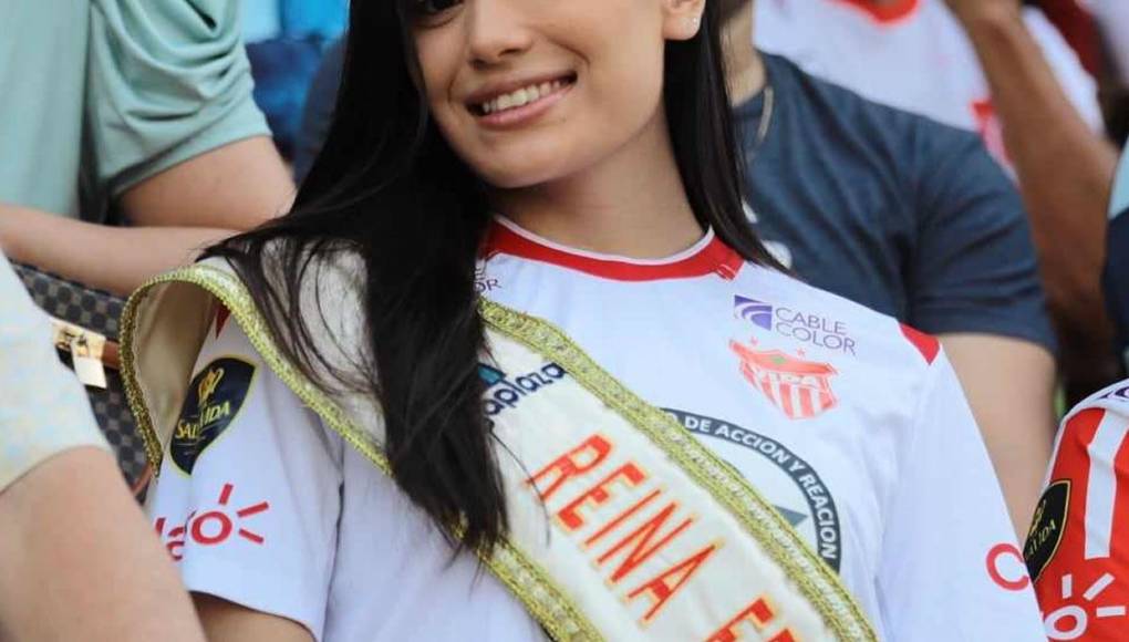 La Reina de la Feria que apoyó al Vida en el duelo contra el Motagua.