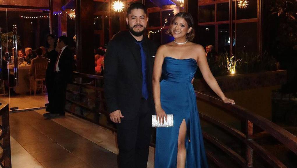 Reales llegó acompañada de su esposo.