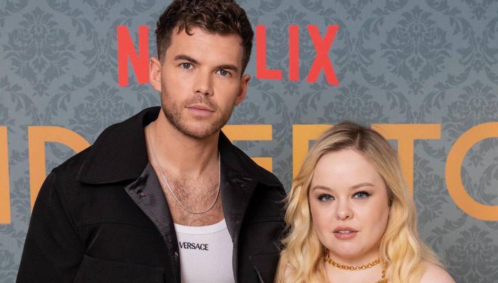 Ha sido cuestionado sobre su relación con su coprotagonista Nicola Coughlan y los rumores de un posible romance, pero ha mantenido una actitud discreta al respecto.