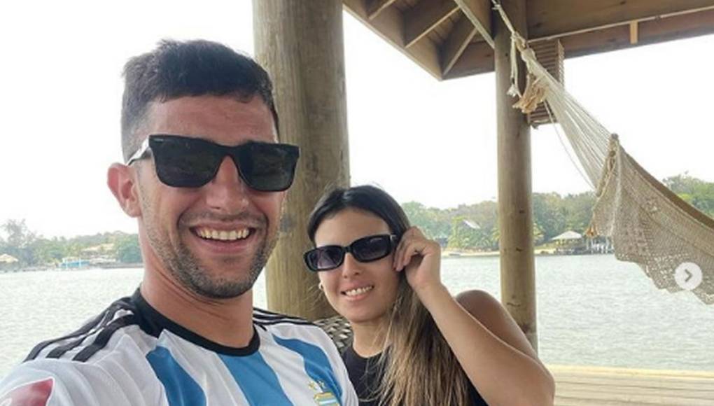 Lucas Campana, delantero argentino de los Potros del Olancho FC, disfrutó de los días libres con su bella pareja Ely Frank.