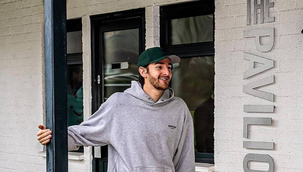 “Necesité del desfibrilador para que me resucitara. Muchas gracias a los paramédicos y a los médicos del equipo involucrados, porque sin ellos no estaría yo aquí”, dijo Tom.