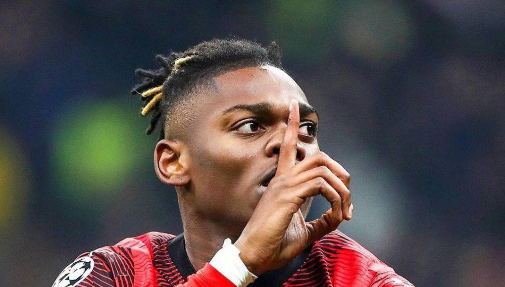 Leao acaba de renovar su contrato hasta junio de 2028, pero si los parisinos presentan en verano unos 100 millones de euros podrían quedarse con su ficha.