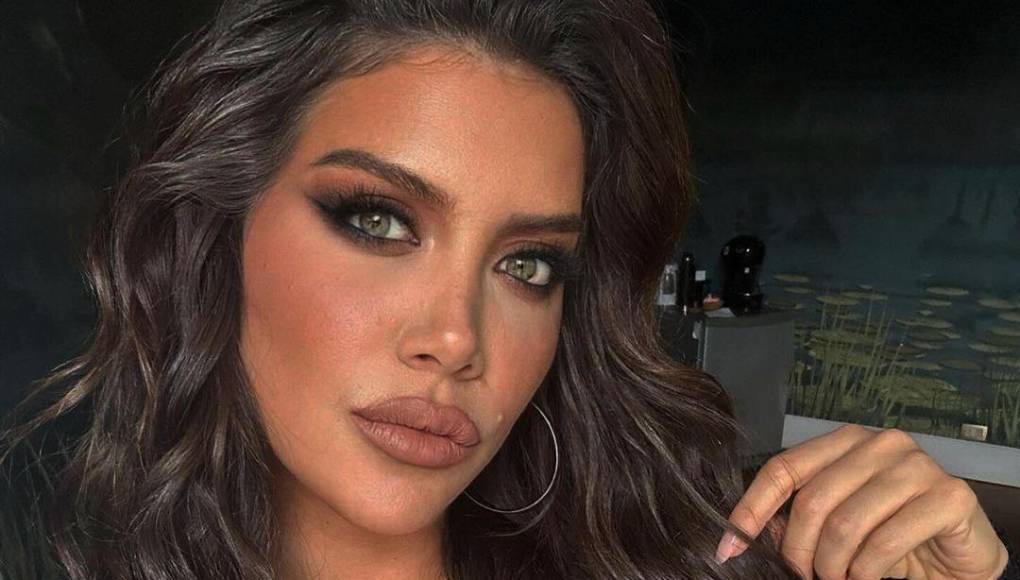 “Por ese colchón habrán pasado doscientas mujeres, pero después de mí, fue destrucción total. No le sirvió más el colchón”, comenzó comentando Wanda Nara en una entrevista en el programa ‘Rumis’.