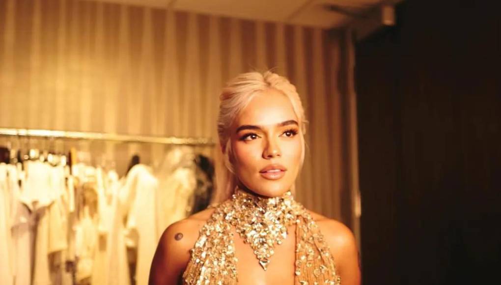 Previo a la gala, en redes sociales se compartieron fotografías de la cantante mientras se preparaba para recibir su reconocimiento.