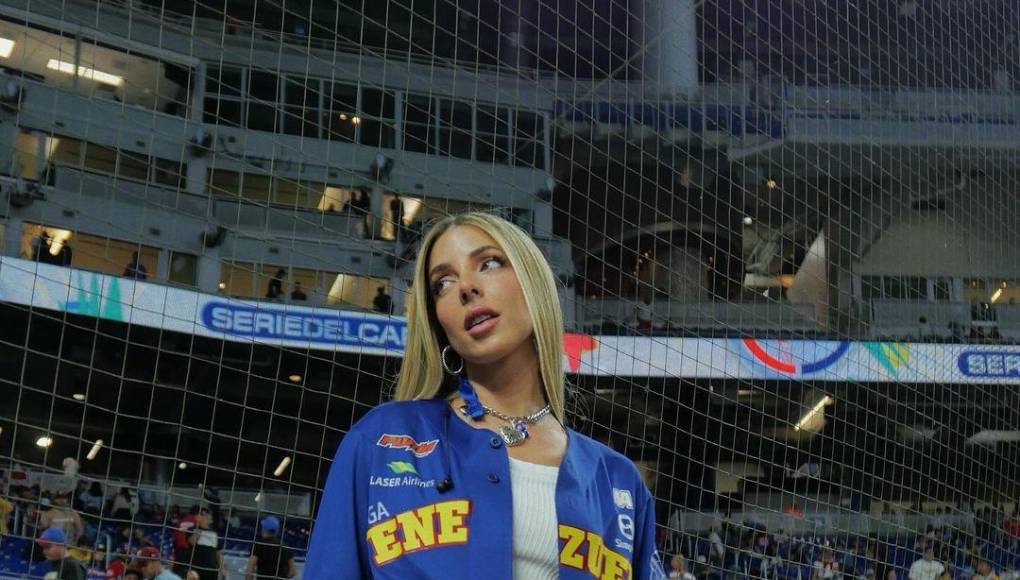 Y se trata de la cantante, actriz y modelo venezolana, Corina Smith.