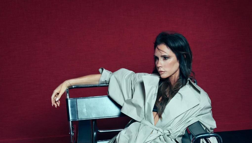 Victoria ha descartado muchas veces volver para un reencuentro con las Spice Girls: “en algún momento hay que decir que eso ya fue, y estuvo genial”, dijo al programa This Morning. Y es que para ella, cantar “no es la pasión” de su vida, tal y como confesó a Vogue: “en mi carrera como diseñadora, sin embargo, siempre quiero más”. Algo de lo que se dio cuenta en los reencuentros de 2008 y 2012: “simplemente no quería estar ahí”.