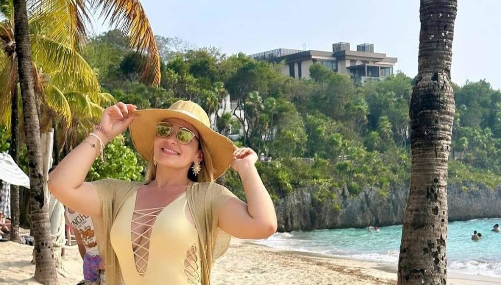 Virginia Varela, la bella esposa del exjugador Emilio Izaguirre, hoy director deportivo del Motagua, fue sensación en las playas de Roatán.