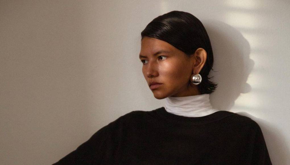 La modelo hondureña Iveth Ventura debuta en Semana de la moda de París