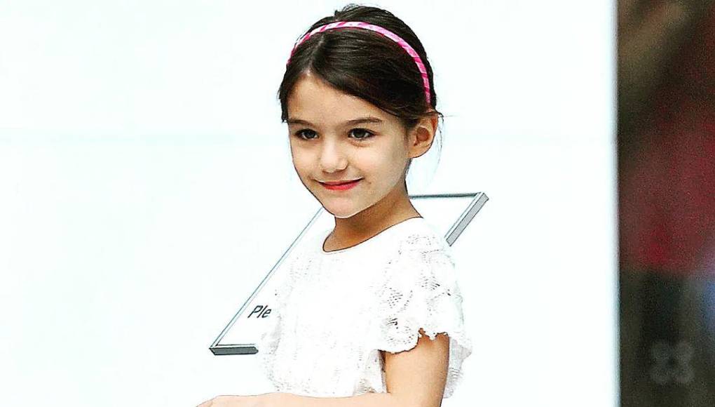 Ya de niña se convirtió en una maestra en el arte de posar para los paparazzi, a los que incluso saludaba por la calle, y pasó a ser lo que entonces se denominaba como una <i>it baby</i>, ya que no existía el termino de <i>influencer </i>y sus prendas de ropa eran de lo más codiciadas y comentadas en cada una de sus apariciones.