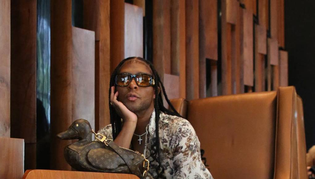 Law Roach ha vestido a modelos, actrices y cantantes para los eventos de moda más relevantes, trabajando con grandes marcas.