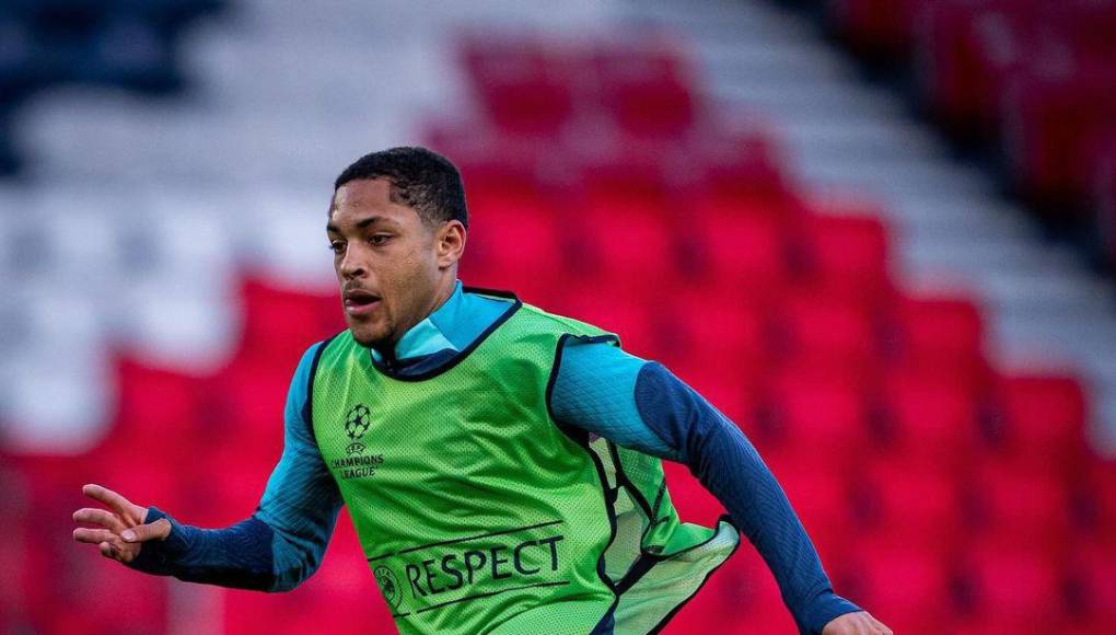 Y continuó: “Es una situación que no está bien para ninguna parte. El chico tiene que trabajar más y esperar la oportunidad, pero ya ha habido muchos partidos en los que podría haber tenido estos minutos y protagonismo”.