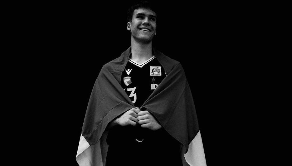 El joven de 17 años fue atacado junto con un compatriota que también jugaba en el equipo sub-19 del club ART Giants de esta ciudad alemana.