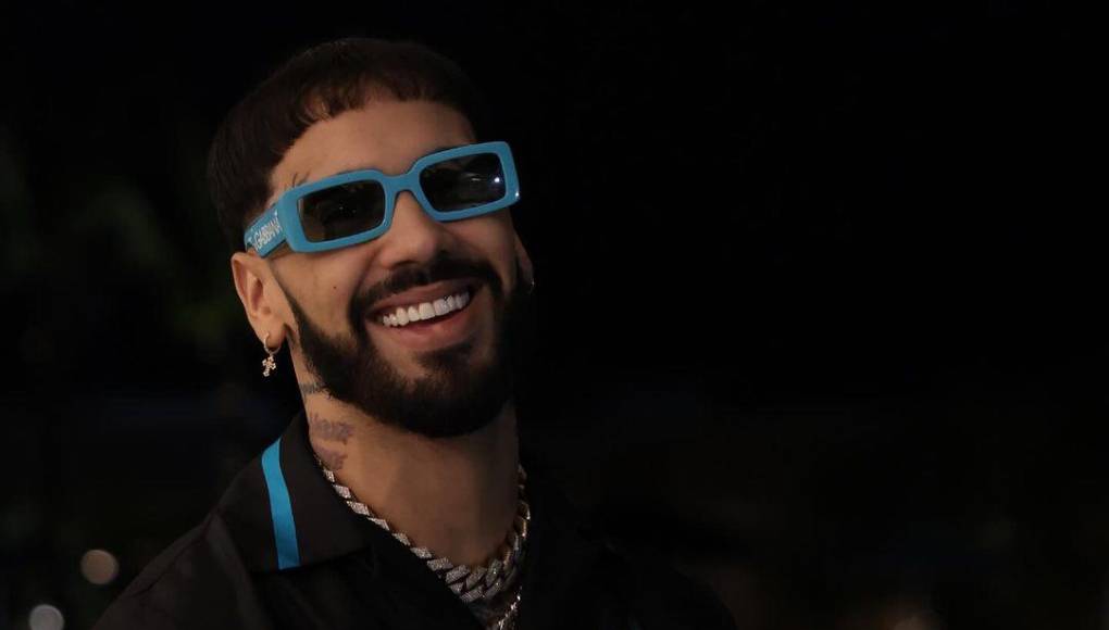 Estos comentarios persiguen al “dios del trap” desde que estaba en prisión, cuando se dio a conocer mundialmente en el 2016 con la canción La ocasión (Producida por Hear This Music), la cual contó con la participación de Ozuna, Arcángel y De La Ghetto.