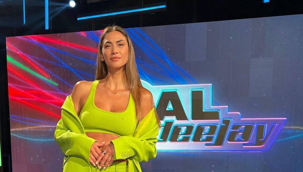 Melissa Satta es una presentadora de televisión italiana de 38 años. Salto a la fama tras su relación con un famoso futbolista.