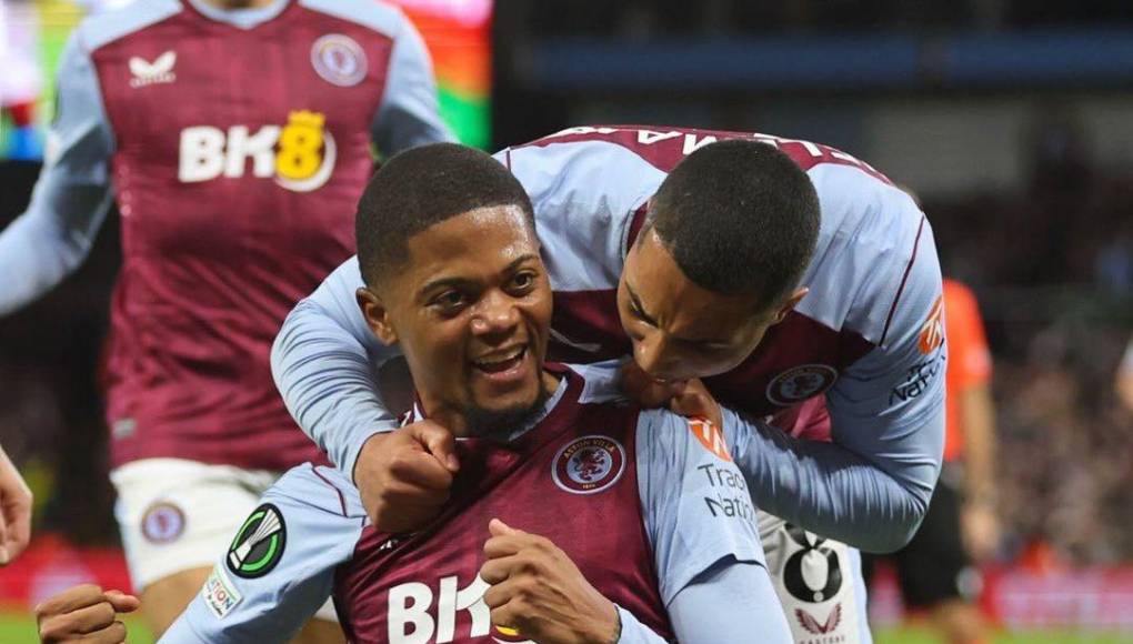 “Contradictorio porque si dice que reserva su propio billete pero luego dice que siempre se le reserva en clase económica, con múltiples paradas, y que siempre recibe los billetes tarde, entonces sugeriría que él es la razón por la que tiene esos problemas, como es el que, afirma, reserva los billetes. Pero lo cierto es que estas declaraciones no son ciertas”, afirmó la JFF.