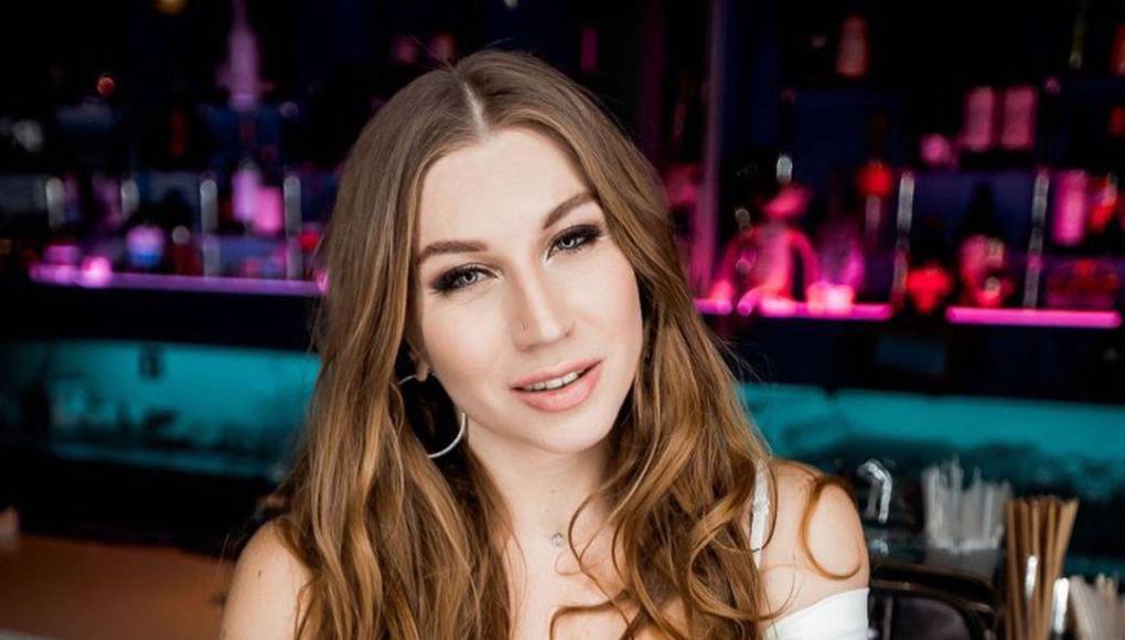 Muere influencer tras caer a un acantilado por tomarse una selfie