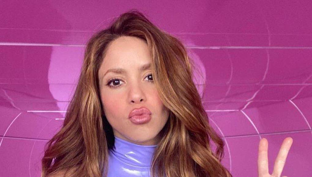 El video de “Te felicito” fue el segundo video más visto de la semana a nivel mundial con 32. 6 millones de vistas. Shakira incluso aumentó casi 15 millones de oyentes mensuales nuevos en Spotify. Teniendo casi 2 meses superando a diario su propio peak y alcanzando uno nuevo, ahora a menos de 1 millón de lograr los 50 millones.