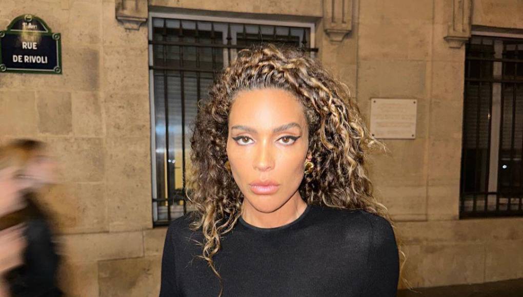 Desde temprana edad, Rau ha demostrado su pasión por el modelaje. Ha trabajado para marcas como Christian Dior, Balmain y Playboy, destacándose por su profesionalismo y versatilidad.