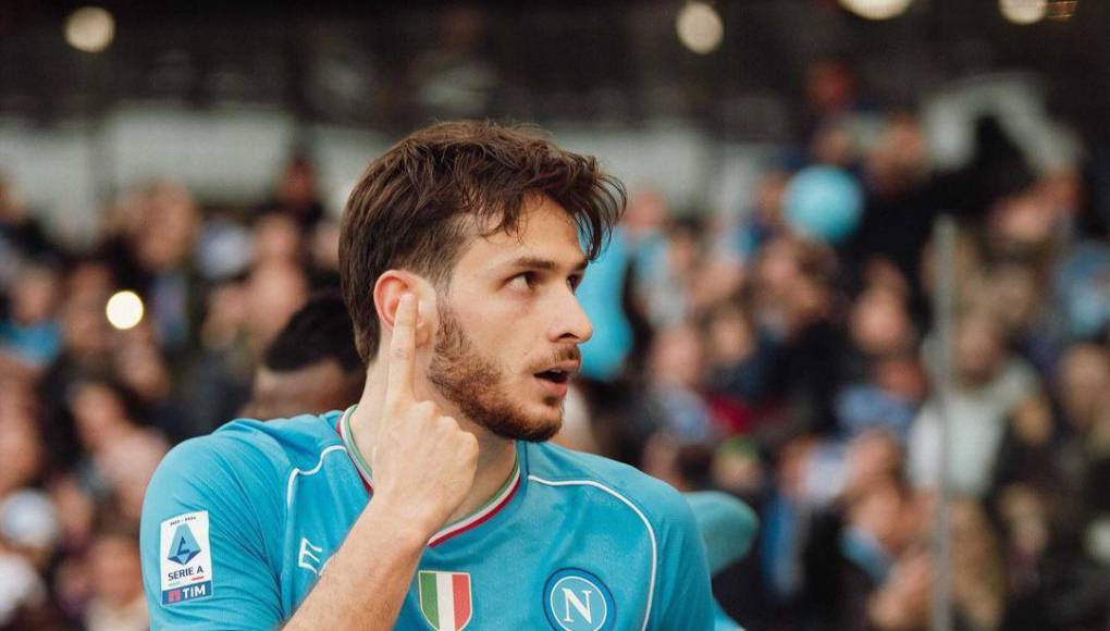 Pero, el PSG aún no ha enviado una oferta formal por el jugador del Napoli, club que ya está estudiando una posibilidad si venden su ficha.