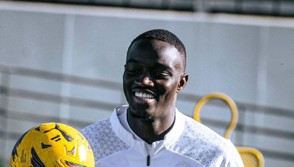 Ahora, el futbolista recibió el alta hospitalaria y será operado este mismo jueves en la ciudad francesa de Lyon.