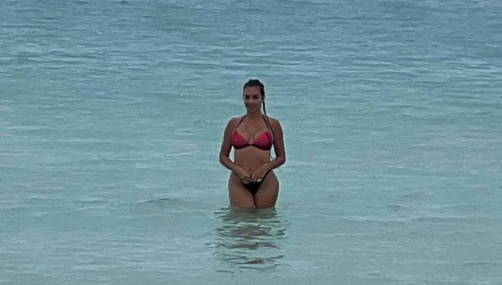 La pareja de Cristiano Ronaldo ha revolucionado de nuevo las redes sociales con varias fotografías en las que presume de curvas y de figura.