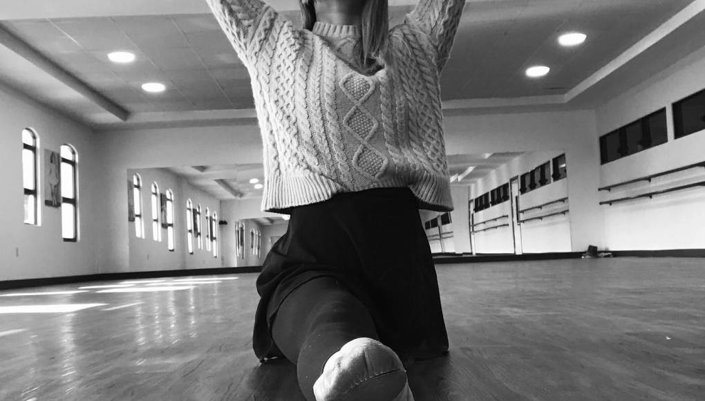 Diana Sorto estudió becada en la escuela de ballet de Flor Alvergue, donde sobresalió por su entrega y disciplina, al grado que en 2009, Diario LA PRENSA destacó su talento en el reportaje “Promesas del arte”.