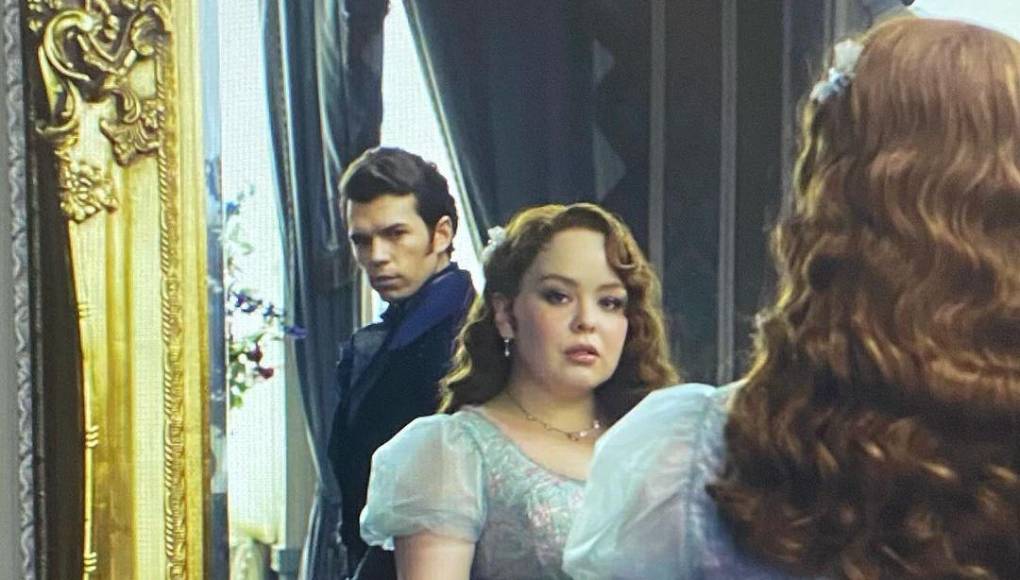 Penelope Featherington en la elegante serie de época “Bridgerton” de Netflix (2020-presente).