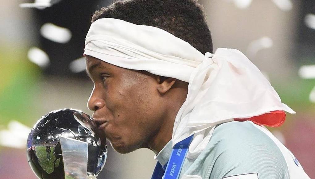 Lookman jugó con Inglaterra e incluso ganó el Mundial Sub-20 con este país en 2017. De hecho, fue internacional Sub-19, Sub-20 y Sub-21 con los ingleses, pero, a nivel absoluto, se cansó de esperar a los ‘Three Lions’ y años más tarde decidió representar a Nigeria.