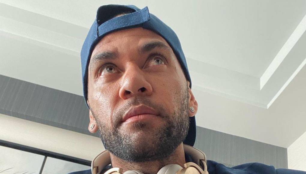 Por su parte, el que también habló tras los rumores del suicidio de Dani Alves fue Acaz Felleger, periodista y asesor de prensa del jugador que tuvo un último paso por el fútbol de México.