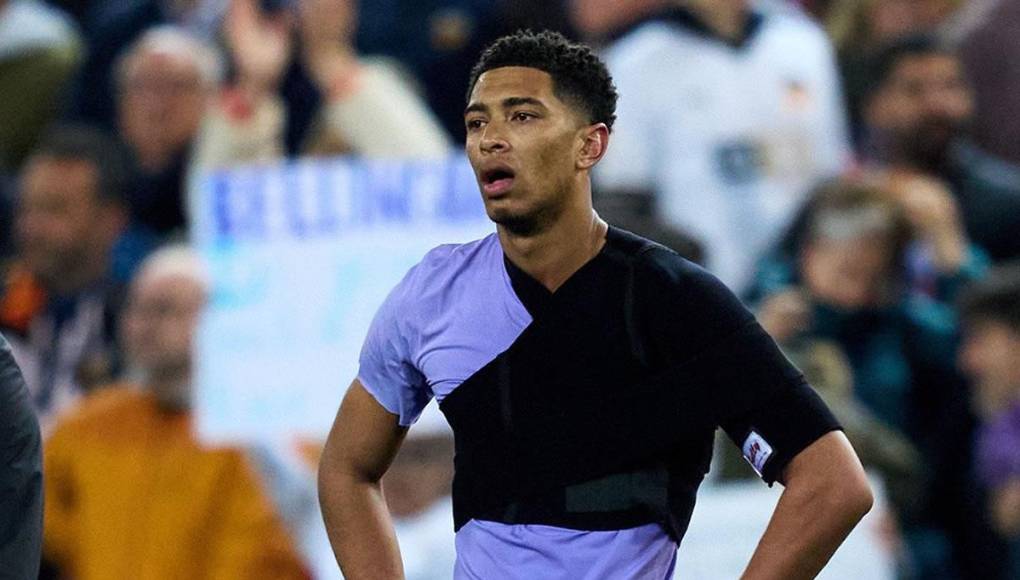 La cara que le quedó a Jude Bellingham después de su gol que no valió y de que fuera expulsado por Gil Manzano.