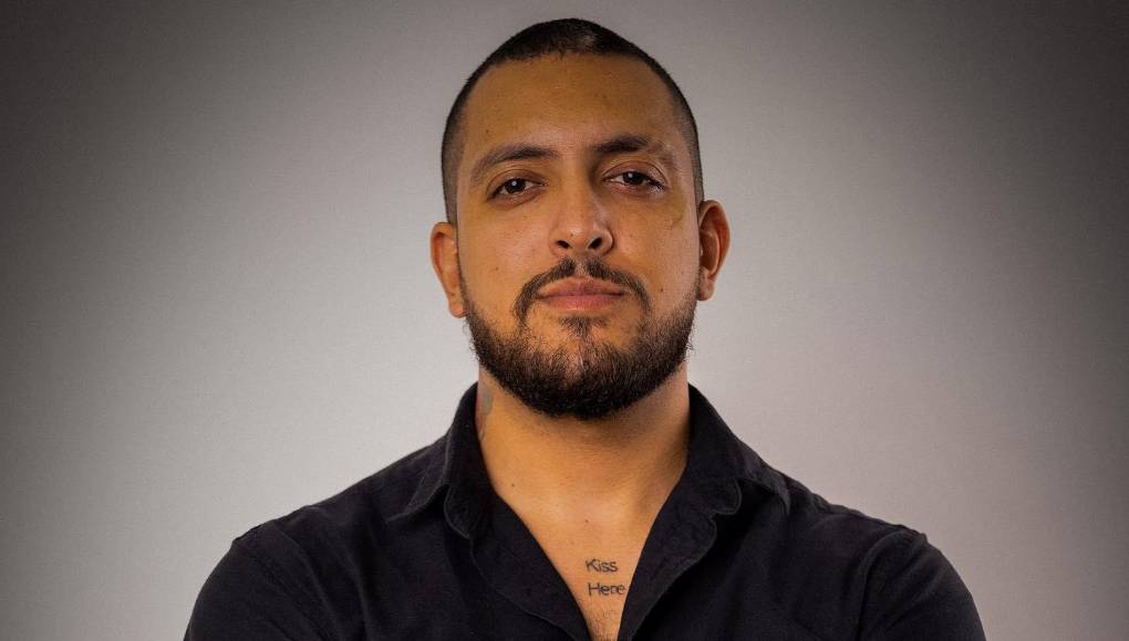 ”Me lo mandaron a guardar 48 horas”, bromeó JD. “Carlos Tróchez fue encontrado con Mary Jane”, seguía Zúniga.