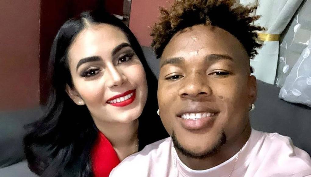 Afirma que ella en la relación es “respetuosa, siempre le doy su lugar, cariñosa, y de vez en cuando enojada ja, ja, ja”.