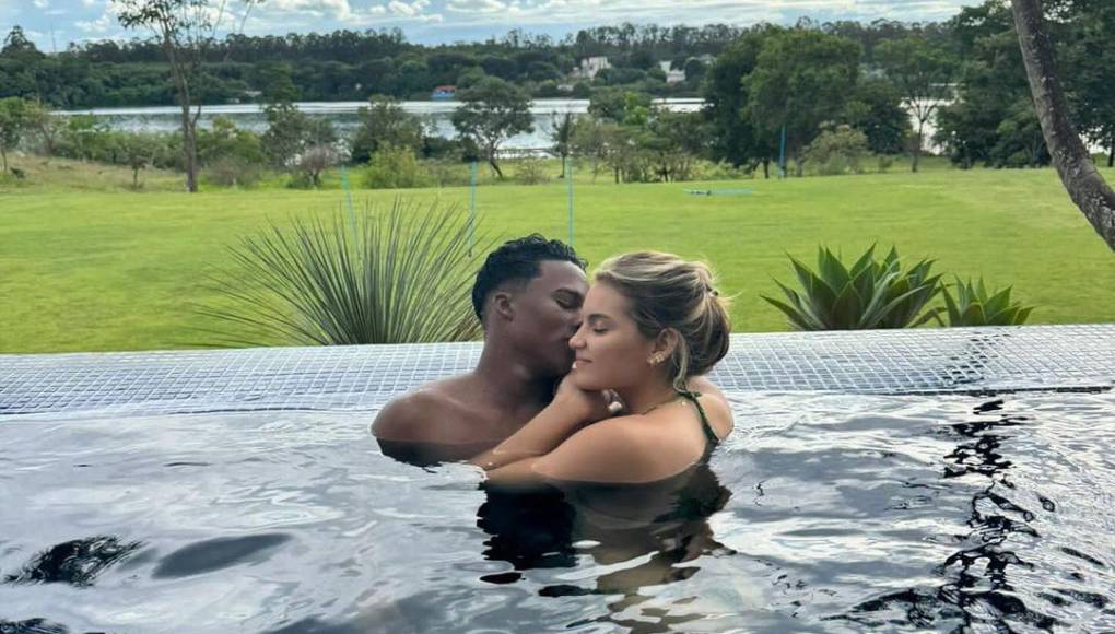 Los dos estaban cenando juntos mientras veían un partido. Y, aunque ya parecía que el noviazgo iba viento en popa, Miranda se la jugó diciéndole que si Cuiabá le ganaba a Botafogo empezaban a salir formalmente.