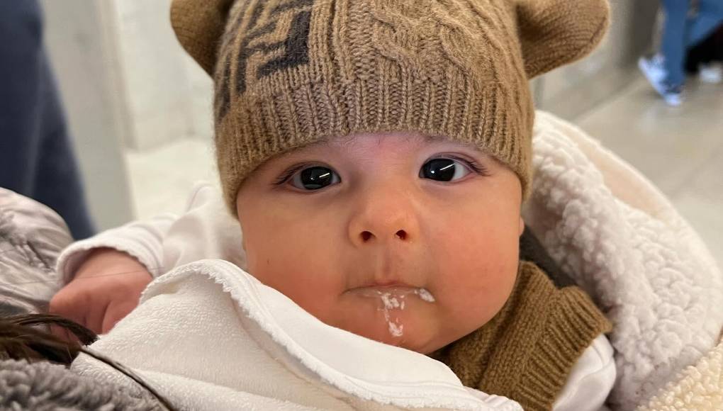 Los seguidores de los artistas se emocionaron con las imágenes y no dudaron en expresar sus felicitaciones y halagos por la belleza de la bebé, a la que muchos consideran se parece a su padre.