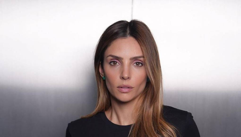 En 2020, Carol se comprometió con Eduardo Scarpa Juliao y finalmente se casaron el 25 de septiembre de 2021 en Sao Paulo. 