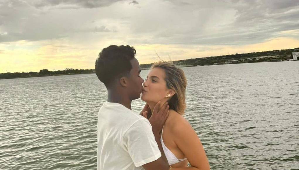 Está previsto que la feliz pareja viaje juntos a Madrid en julio-agosto para emprender una nueva vida en Europa.