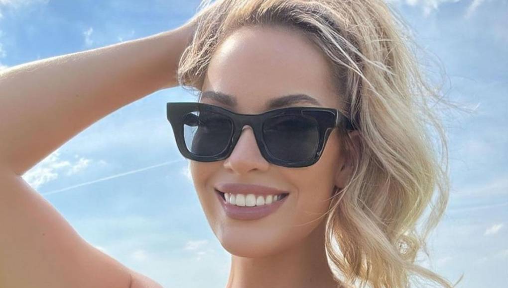 Paige Spiranac ha tenido que abordar rumores sobre sus pechos como si lleva implantes o no, si lleva piercings en los senos... entre otras atrevidas preguntas.