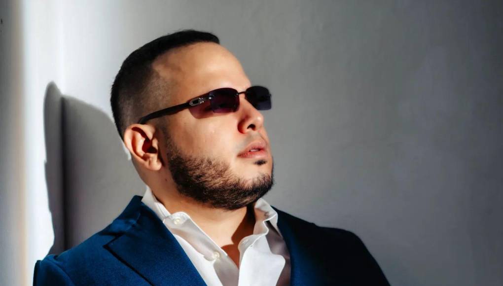 <b>LIAM RIVERA</b><br /><br />Romance y buena música es lo que ofrecerá Liam junto a su orquesta este viernes en el Teatro del Centro Cultural Sampedrano. La cita es desde las 7:00 pm y la entrada vale L600. 