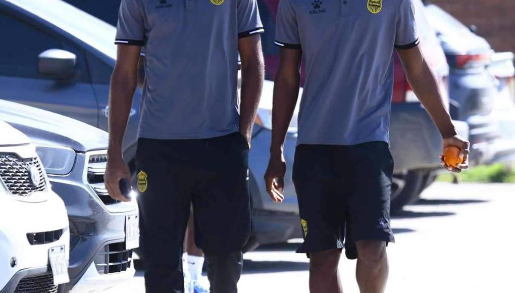 Los más ‘facheros’ del Real España son los jóvenes Afronit Tatum y Daniel Carter Bodden.