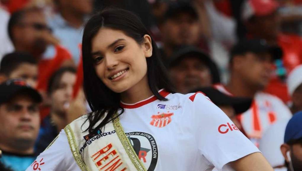 La Reina de la Feria que apoyó al Vida en el duelo contra el Motagua.