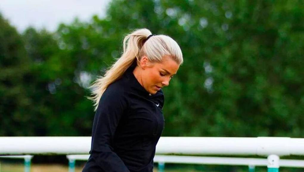 Aaunque en su nuevo negoció le va muy bien, Wright dijo al diario The Sun que no se ha “rendido con el fútbol” y por eso siguió cumpliendo con sus prácticas deportivas con un “entrenador profesional” porque quiere mantener las “opciones abiertas”.